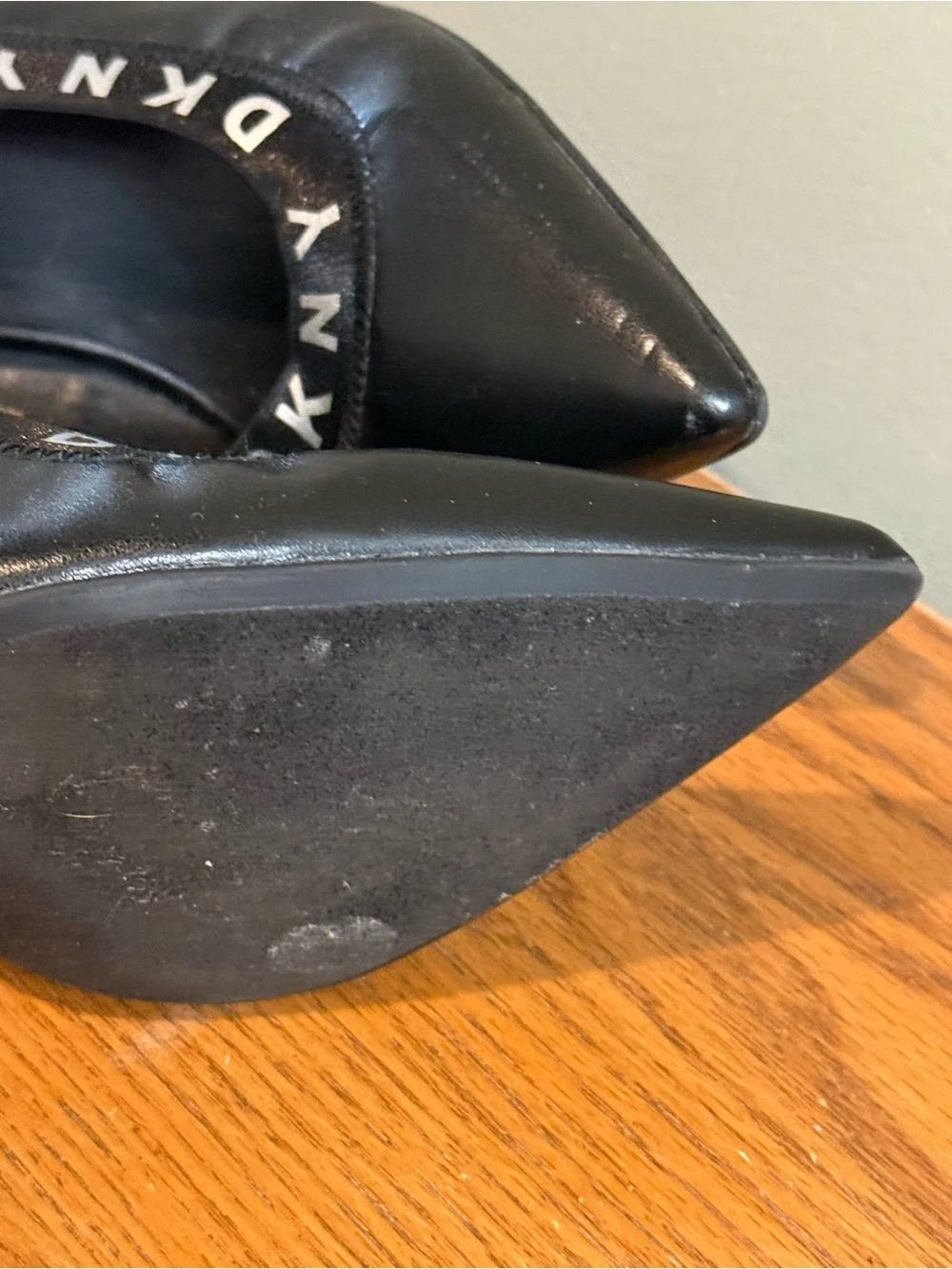 Y2K DKNY Women Katrina Logo Pumps Heels Color Black Size 7